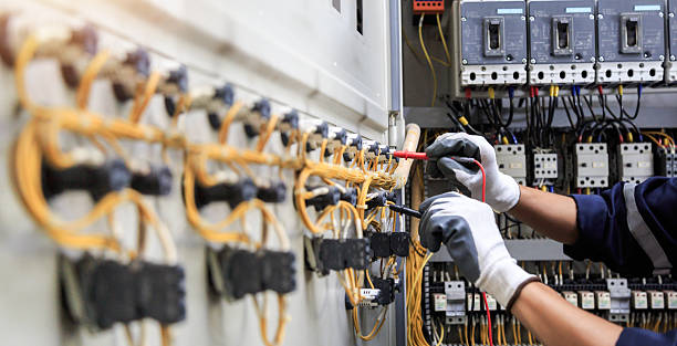 Professional Electrician technician working in Lyons, GA